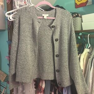 H&M grey sweater.